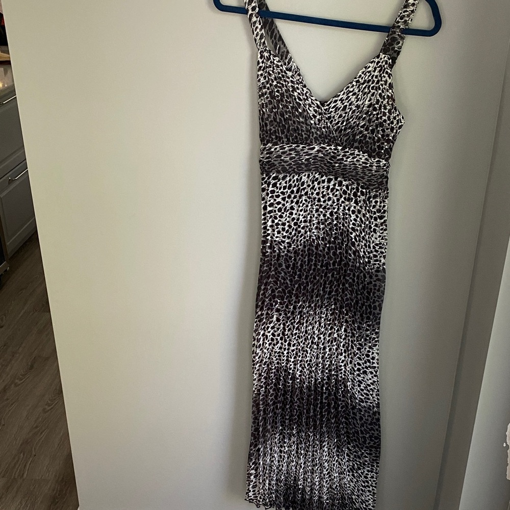 093. Unbranded Stylish Black and White Leopard Print Dress